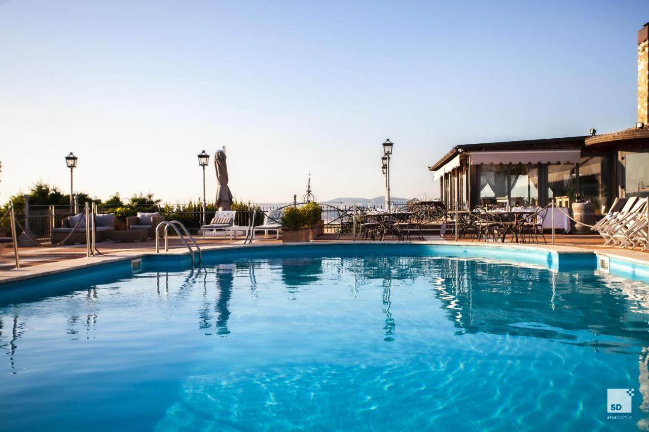 Hotel Relais Todini - Residenza D'Epoca - Luxury Historic House Esterno foto
