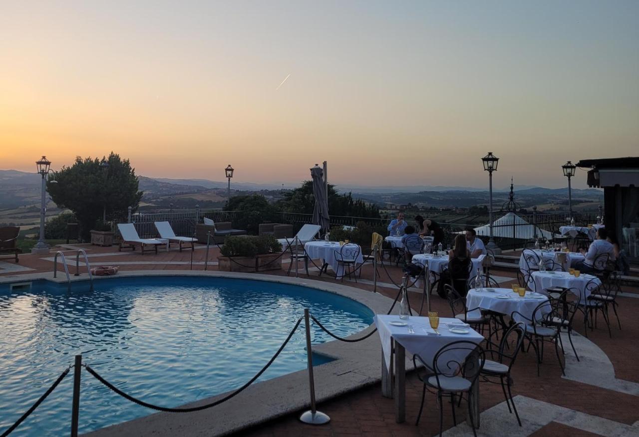 Hotel Relais Todini - Residenza D'Epoca - Luxury Historic House Esterno foto